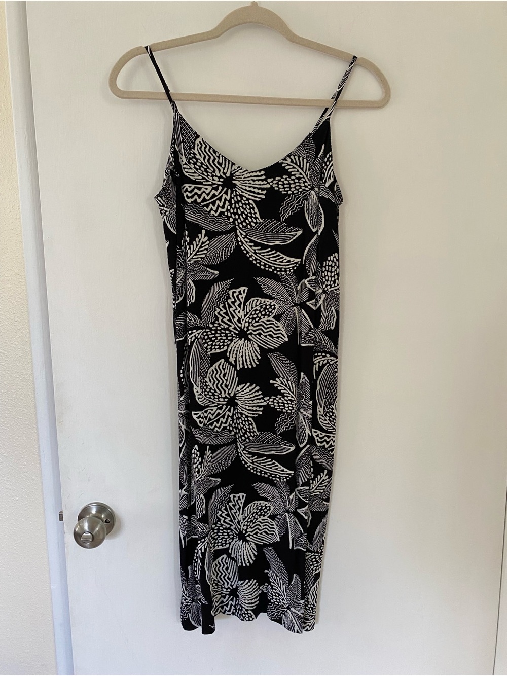 Vintage Slip Dress Black & White Floral Midi Victoria’s Secret Size 4
